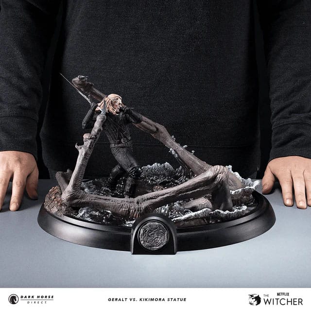 The Witcher 3 statuette Geralt vs. Kikimora 21 cm