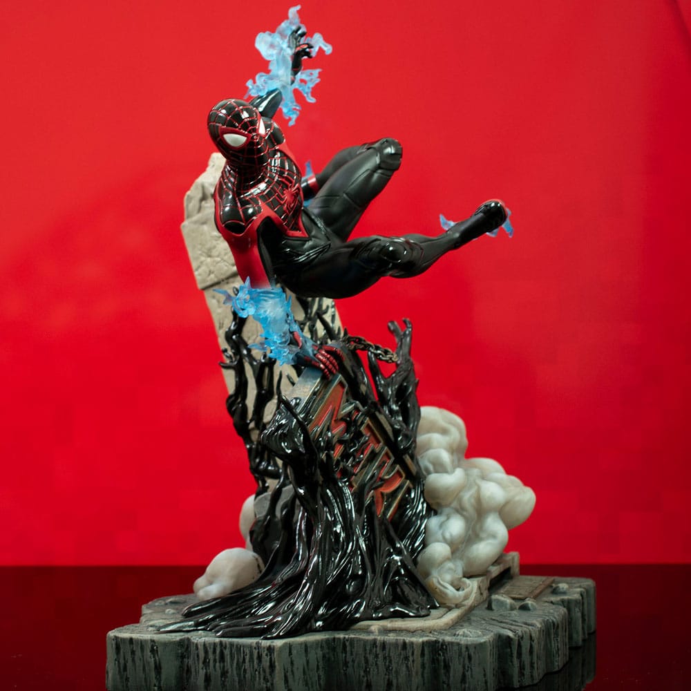 Marvel's Spider-Man 2 Marvel Gallery Deluxe diorama Miles Morales (Gamerverse) 25 cm