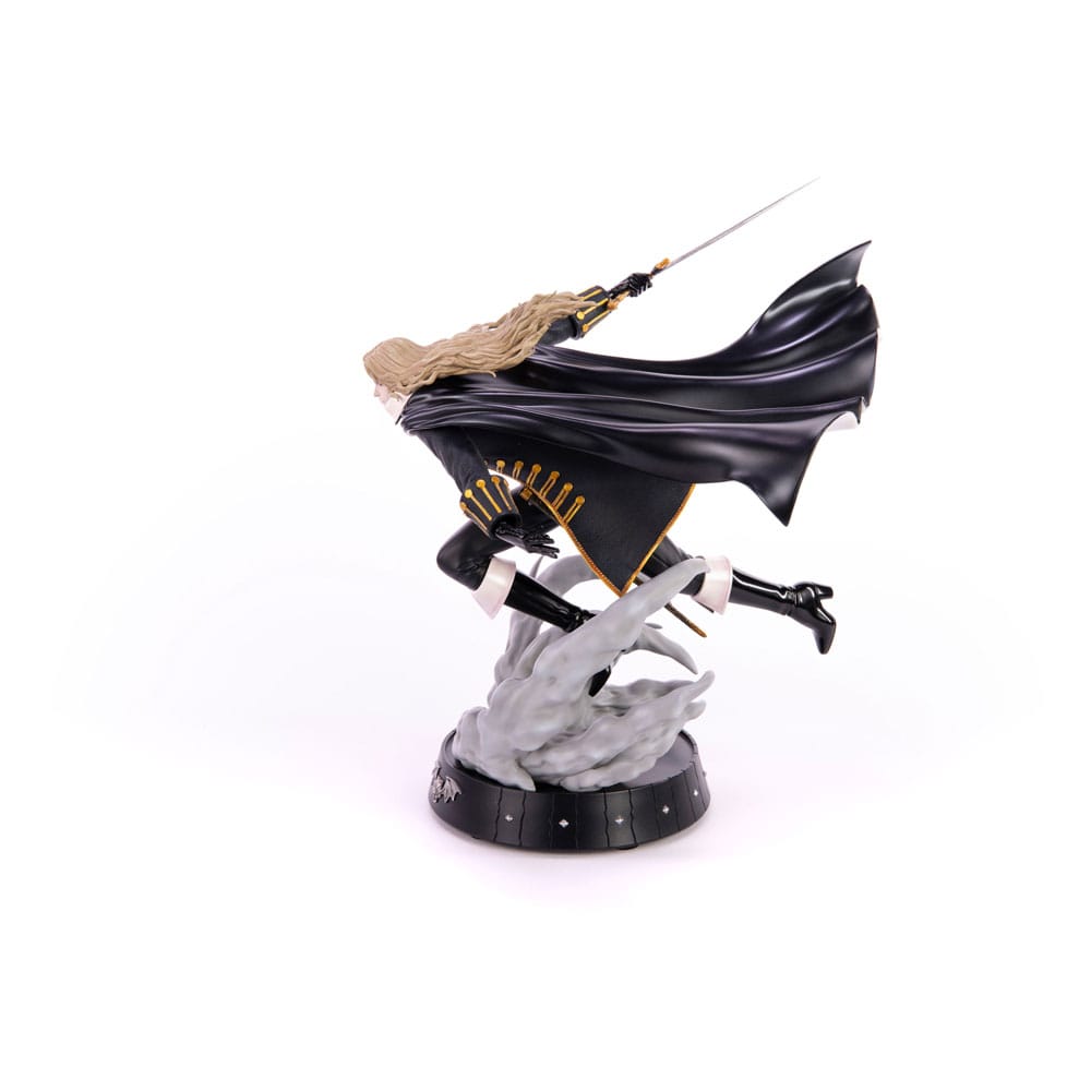 Castlevania Symphony of the Night statuette Dash Attack Alucard 30 cm