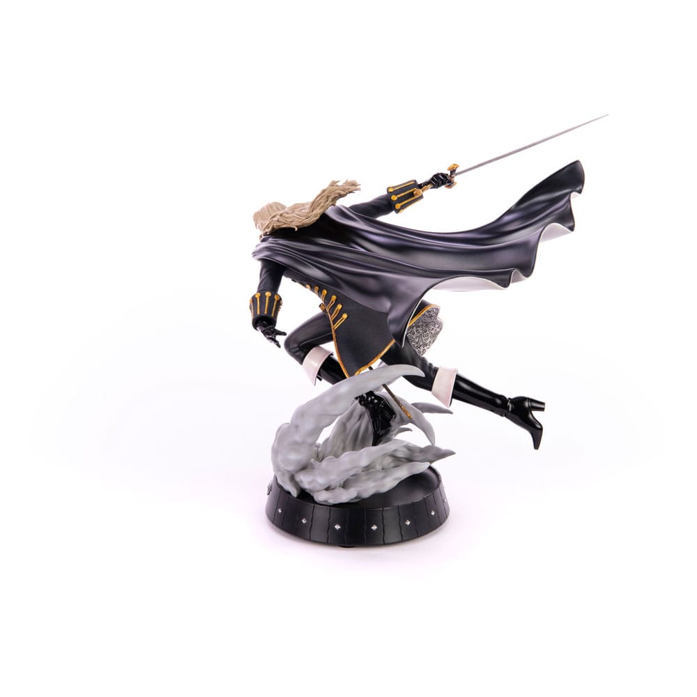 Castlevania Symphony of the Night statuette Dash Attack Alucard 30 cm