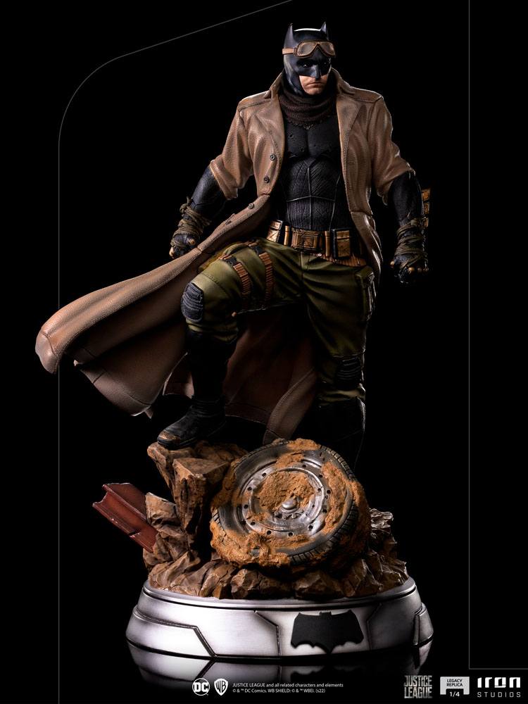 Zack Snyder's Justice League : Statuette Legacy Replica 1/4 Batman Knightmare 58 cm