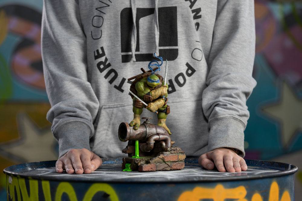 Les Tortues ninja : Statuette Art Scale Leonardo 24 cm