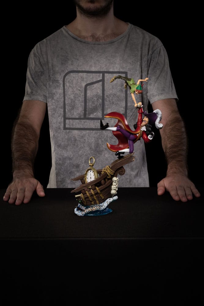 Disney Statuette 1/10 Art Scale Peter Pan vs Capitaine Crochet 40 cm