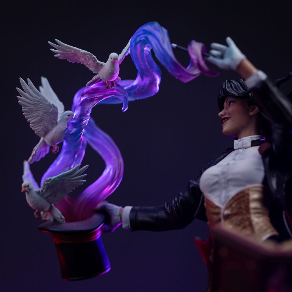 DC Comics statuette 1/10 Art Scale Zatanna 27 cm