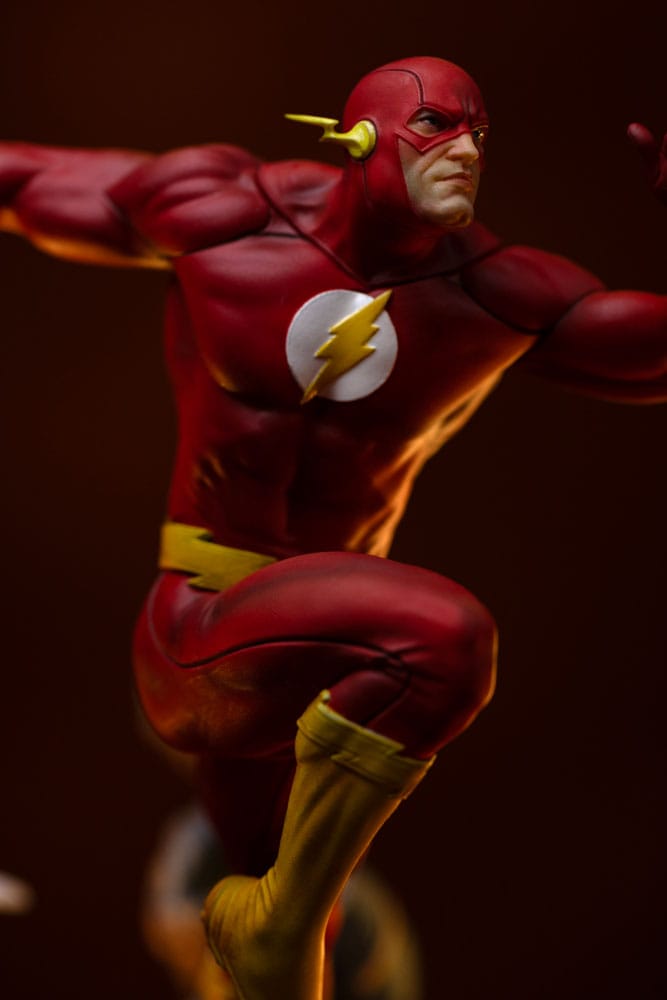 Statuette DC Comics 1/10 Art Scale Flash 25 cm