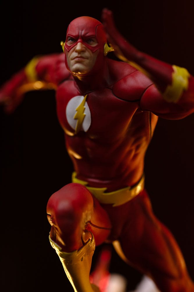 Statuette DC Comics 1/10 Art Scale Flash 25 cm