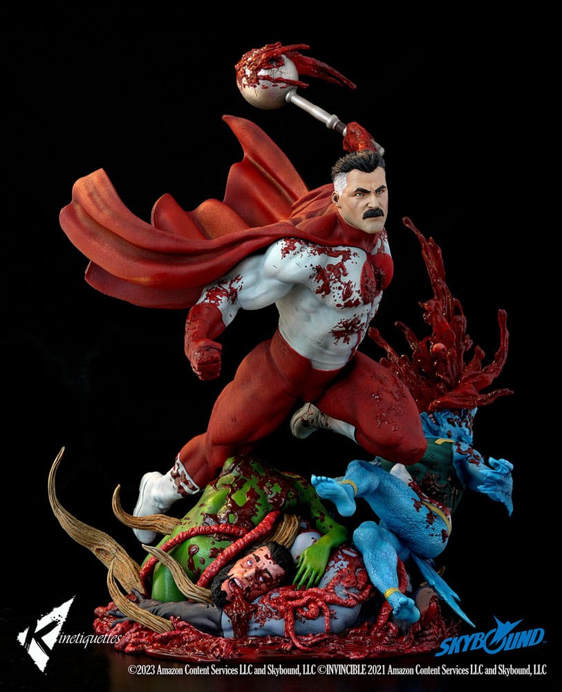 Invincible diorama Omni-Man: The Ambush 52 cm