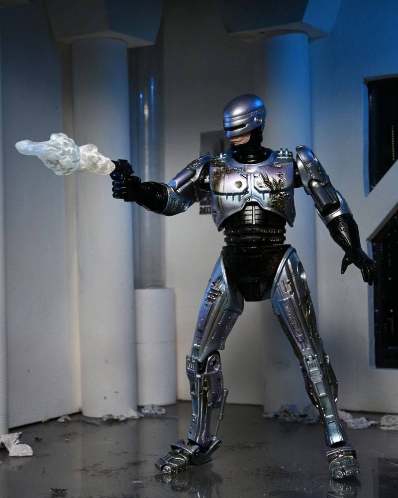 RoboCop figurine Ultimate Battle Damaged RoboCop with Chair 18 cm