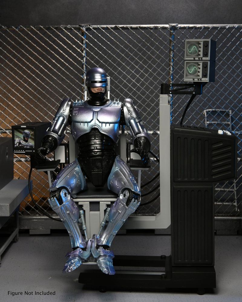 RoboCop figurine Ultimate Battle Damaged RoboCop with Chair 18 cm