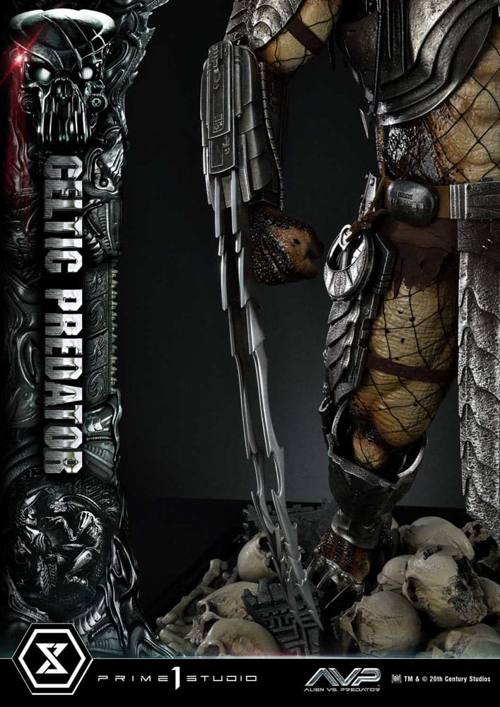 The Alien vs. Predator statuette Museum Masterline Series 1/3 Celtic Predator 95 cm