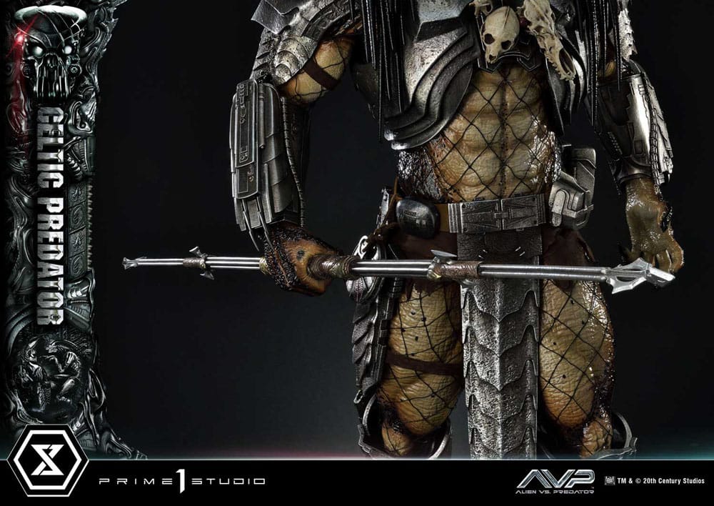 The Alien vs. Predator statuette Museum Masterline Series 1/3 Celtic Predator 95 cm