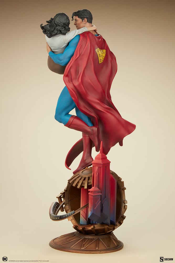 DC Comics diorama Superman & Lois Lane 56 cm