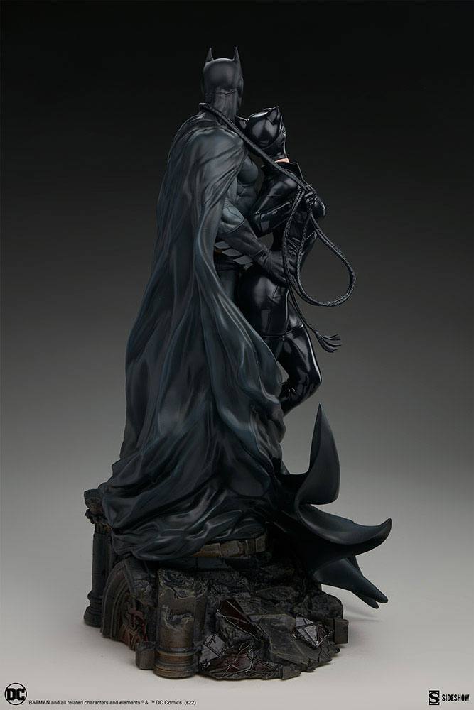 DC Comics diorama Batman & Catwoman 51 cm