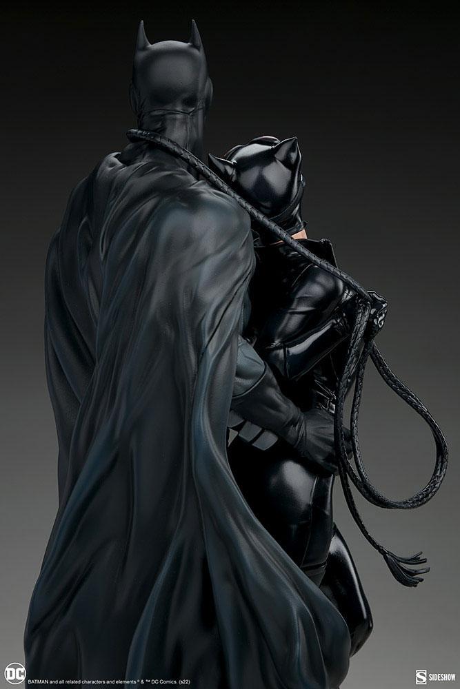 DC Comics diorama Batman & Catwoman 51 cm