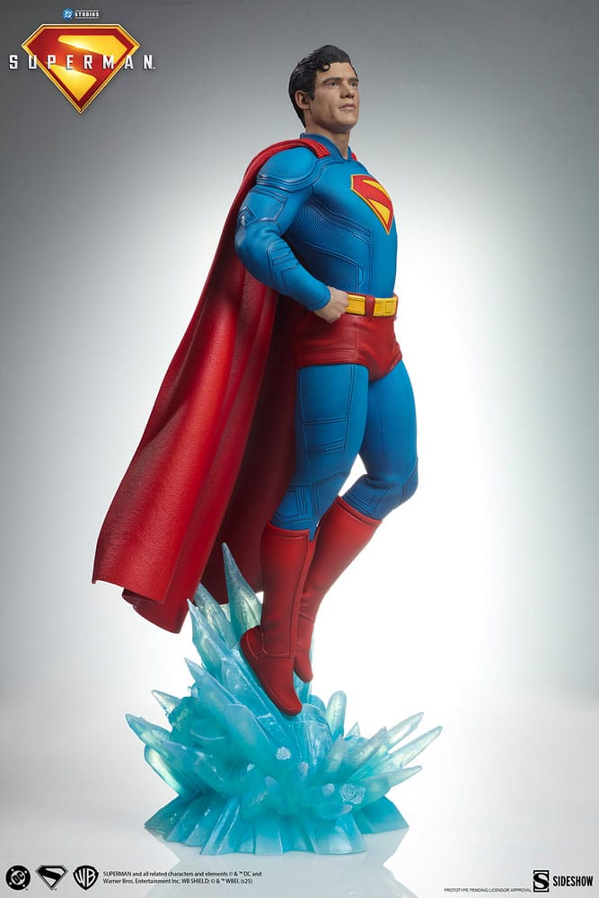 Superman (2025) statuette Premium Format Superman 61 cm