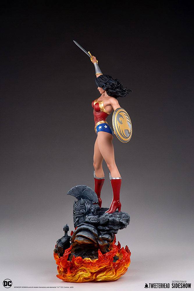 DC Comics : Statuette 1/6 Wonder Woman 69 cm