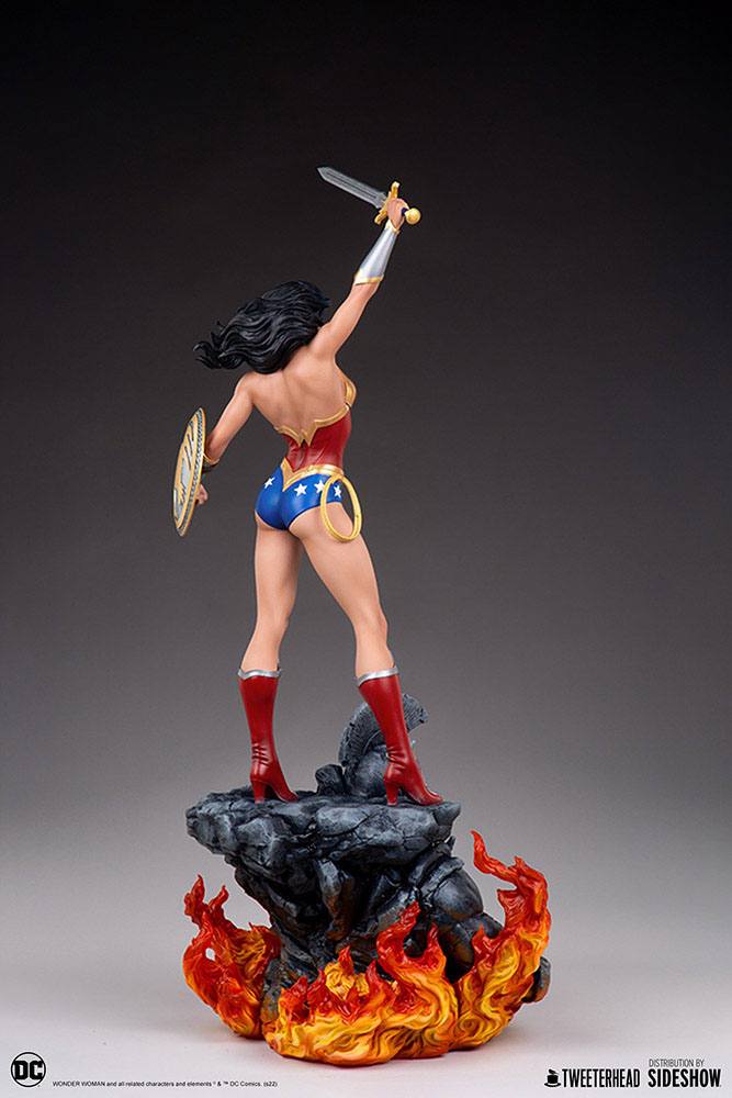 DC Comics : Statuette 1/6 Wonder Woman 69 cm