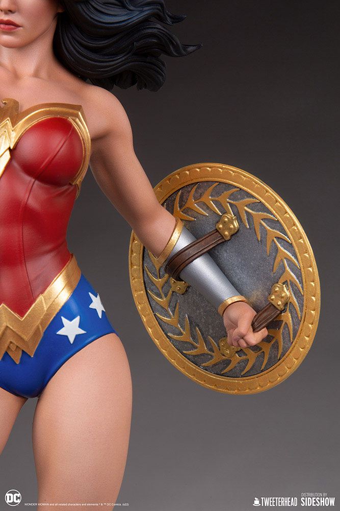 DC Comics : Statuette 1/6 Wonder Woman 69 cm