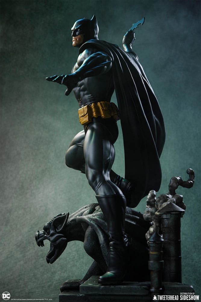 DC Comics : Statuette 1/6 Batman (Black and Gray Edition) 50 cm