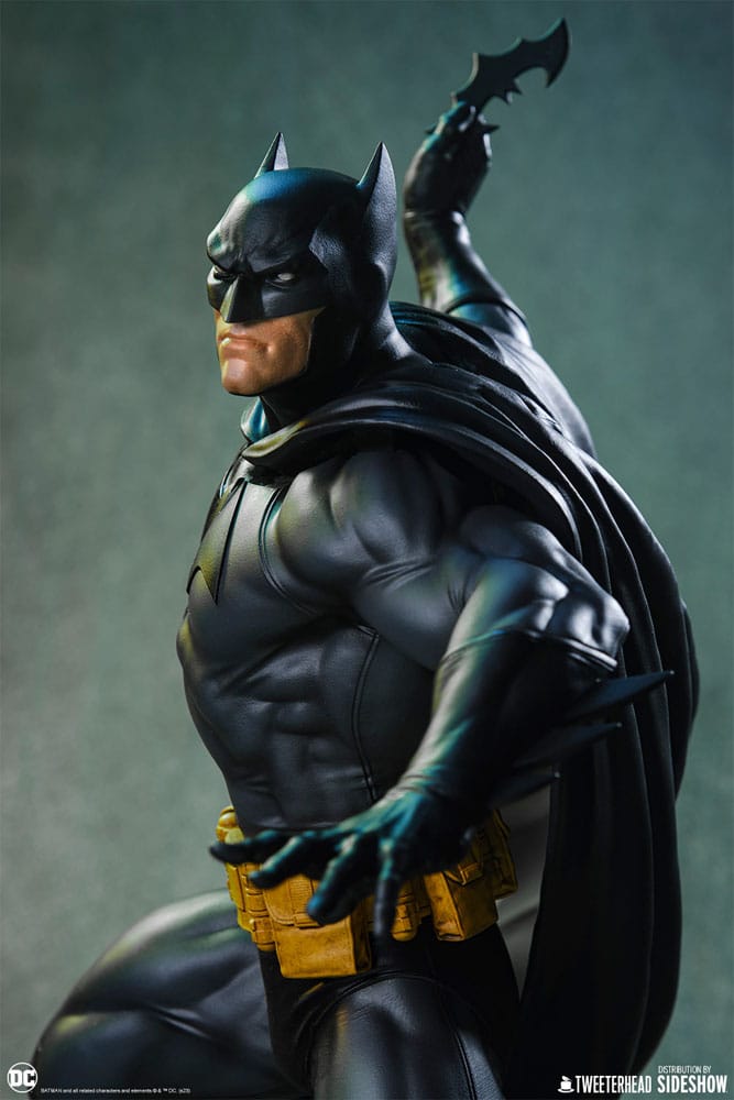 DC Comics : Statuette 1/6 Batman (Black and Gray Edition) 50 cm