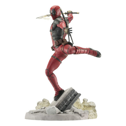 Deadpool &amp; Wolverine Gallery statuette Deadpool 25 cm