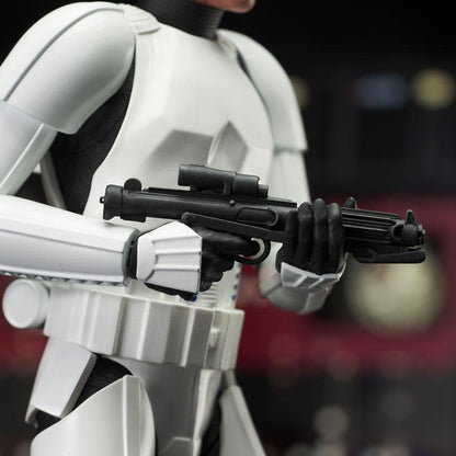 Star Wars Episode IV statuette Milestones 1/6 Han Solo (Stormtrooper Disguise) 40th Anniversary Exclusive 30 cm