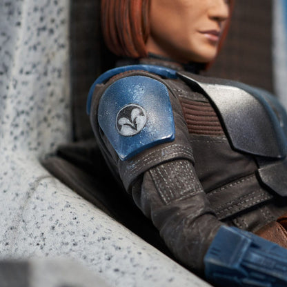Star Wars: The Mandalorian statuette Premier Collection 1/7 Bo-Katan Kryze on Throne 35 cm