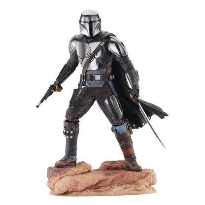 Star Wars: The Mandalorian Milestones statuette 1/6 Din Djarin 33 cm
