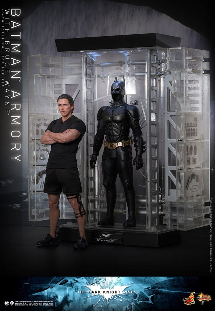 The Dark Knight Rises : Figurines et diorama 1/6 Batman Armurerie avec Bruce Wayne 30 cm