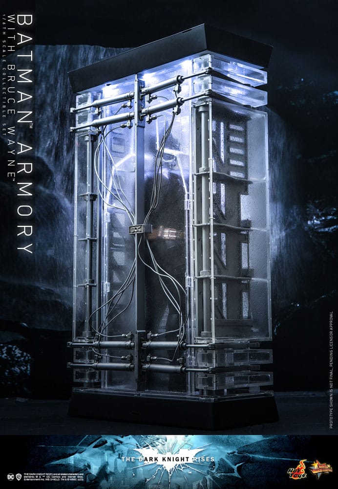 The Dark Knight Rises : Figurines et diorama 1/6 Batman Armurerie avec Bruce Wayne 30 cm