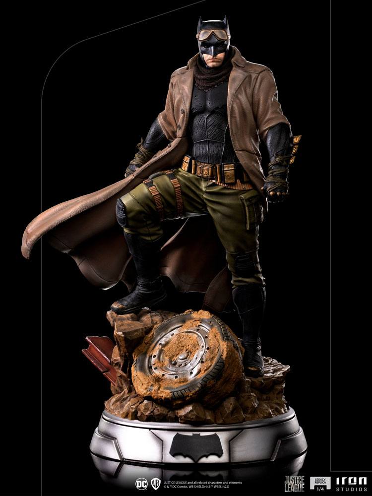 Zack Snyder's Justice League : Statuette Legacy Replica 1/4 Batman Knightmare 58 cm