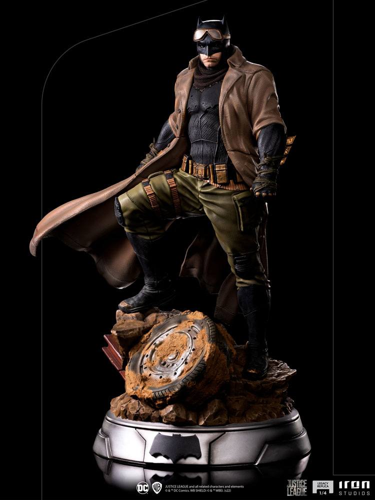 Zack Snyder's Justice League : Statuette Legacy Replica 1/4 Batman Knightmare 58 cm