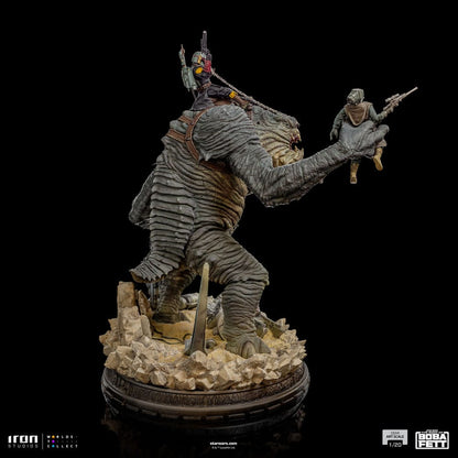 Le Livre de Boba Fett : Statuette Boba Fett & Rancor 38 cm