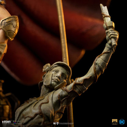 Wonder Woman Unleashed : Statuette 1/10 Wonder Woman 30 cm