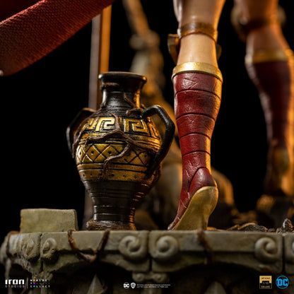 Wonder Woman Unleashed : Statuette 1/10 Wonder Woman 30 cm