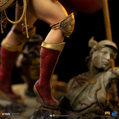Wonder Woman Unleashed : Statuette 1/10 Wonder Woman 30 cm