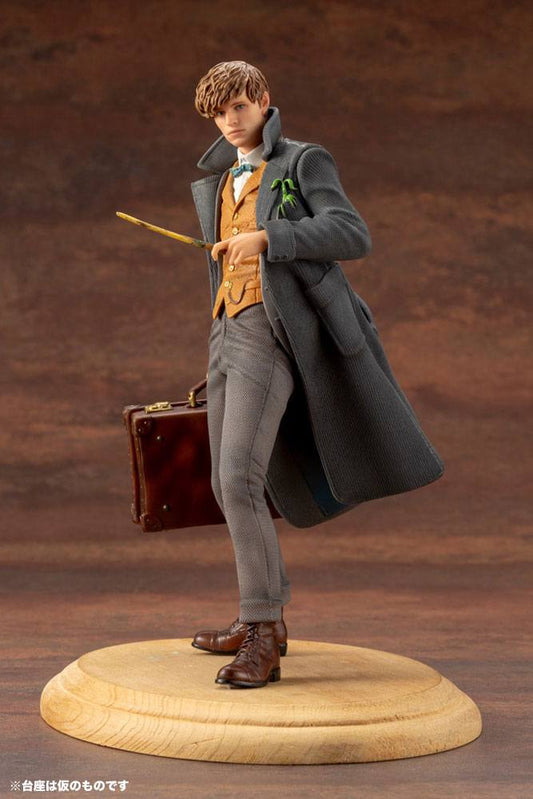 Les Animaux fantastiques 2 statuette PVC ARTFX+ 1/10 Newt Scamander 18 cm