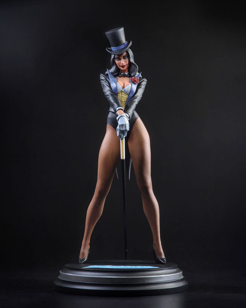 DC Direct DC Cover Girls statuette Resin Zatanna by J. Scott Campbell 23 cm
