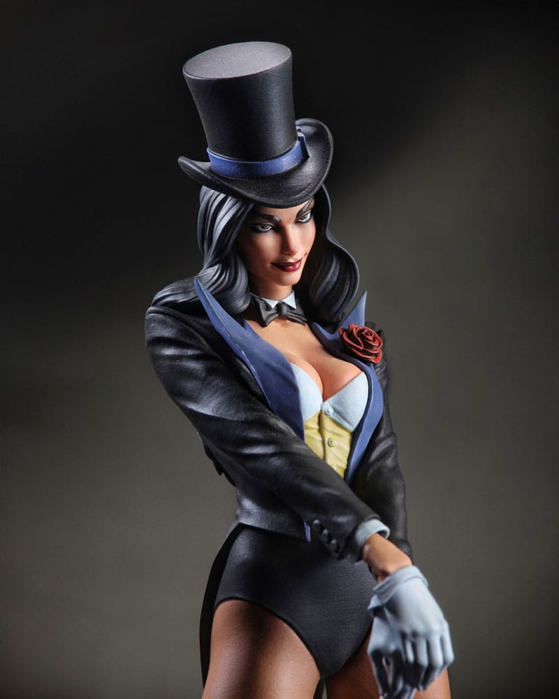 DC Direct DC Cover Girls statuette Resin Zatanna by J. Scott Campbell 23 cm