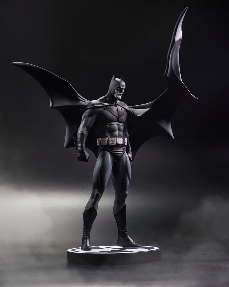 DC Direct statuette Résine Batman Black White Batman (by Jorge Jimenez) 27 cm