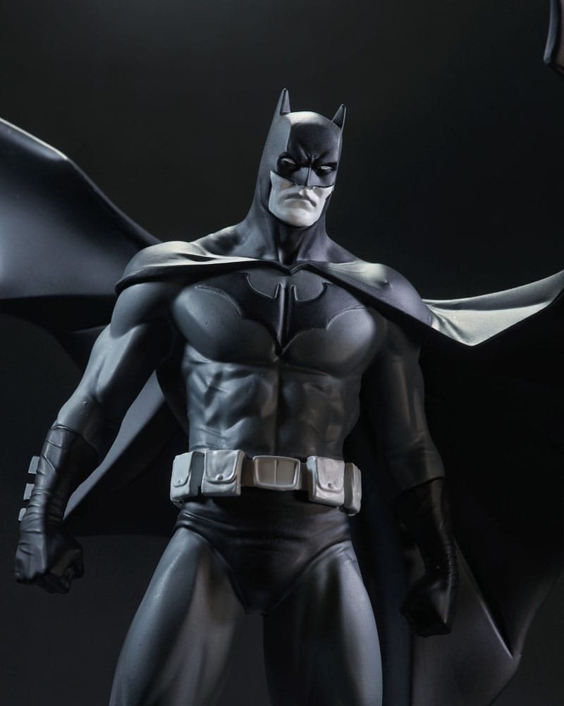 DC Direct statuette Résine Batman Black White Batman (by Jorge Jimenez) 27 cm