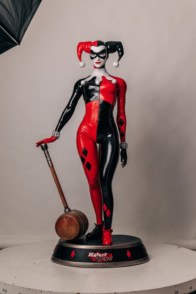 DC Comics Life-Size statue 1/1 Harley Quinn 196 cm