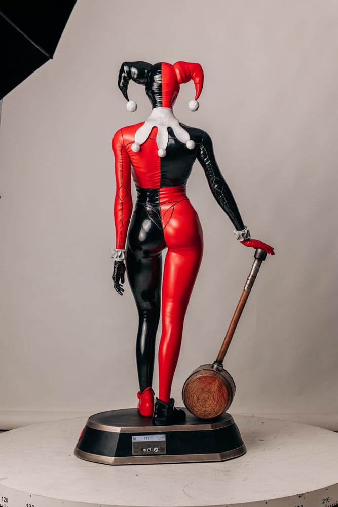 DC Comics Life-Size statue 1/1 Harley Quinn 196 cm