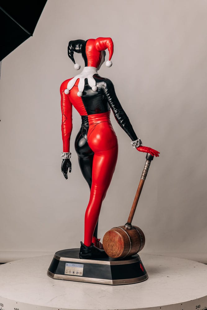 DC Comics Life-Size statue 1/1 Harley Quinn 196 cm