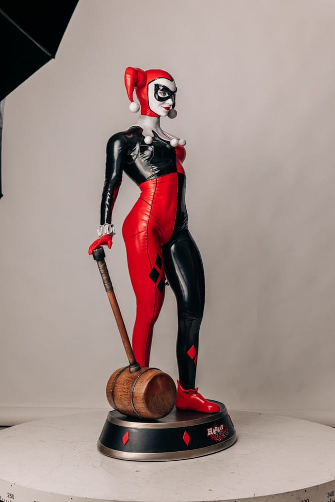 DC Comics Life-Size statue 1/1 Harley Quinn 196 cm
