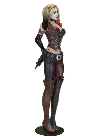Batman Arkham City réplique 1/1 Harley Quinn (mousse/latex) 180 cm