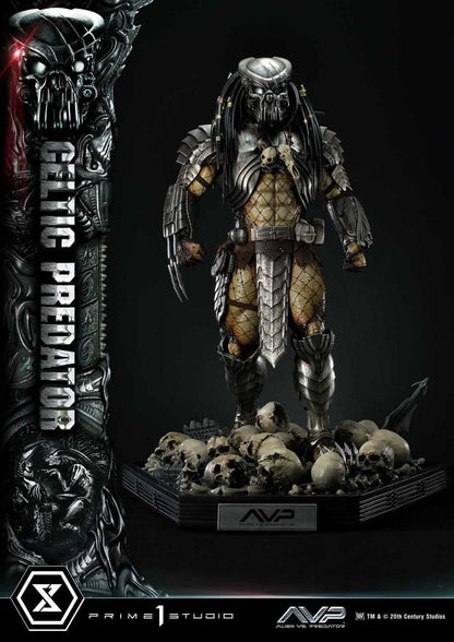 The Alien vs. Predator statuette Museum Masterline Series 1/3 Celtic Predator 95 cm