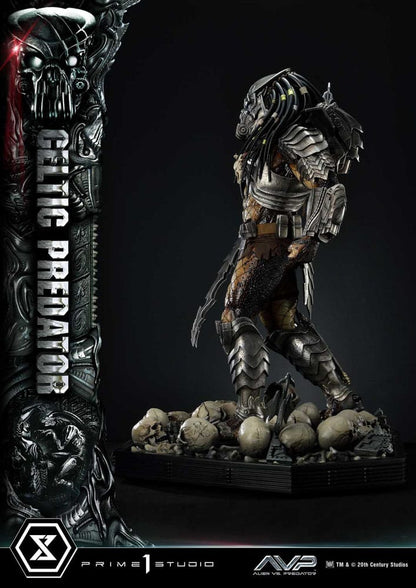 The Alien vs. Predator statuette Museum Masterline Series 1/3 Celtic Predator 95 cm