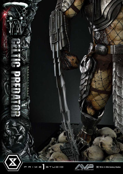 The Alien vs. Predator statuette Museum Masterline Series 1/3 Celtic Predator 95 cm