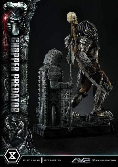 The Alien vs. Predator statuette Museum Masterline Series 1/3 Chopper Predator 103 cm
